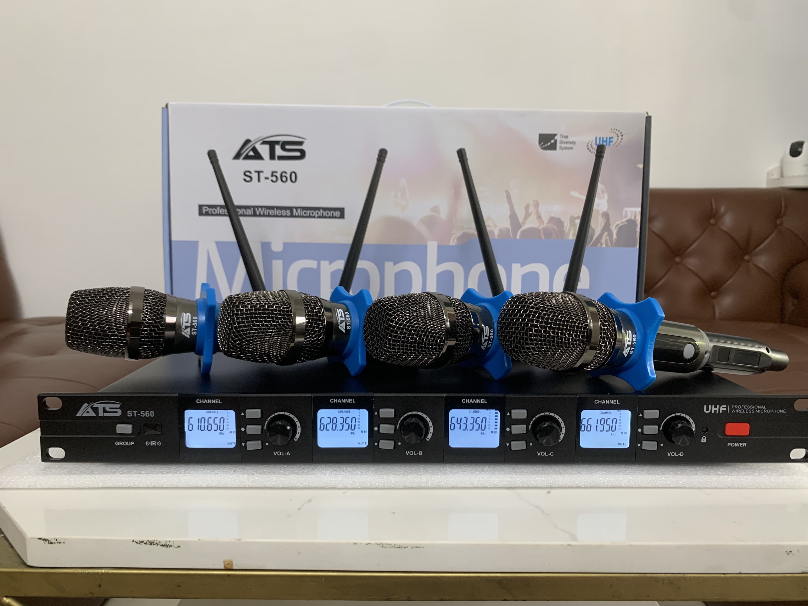 Micro kh&ocirc;ng d&acirc;y cầm tay ATS ST-560